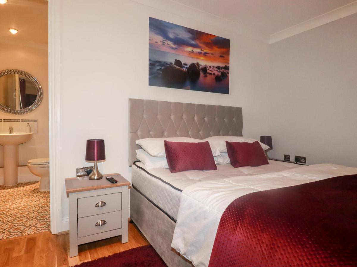 Flat 2 Lägenhet New Quay Exteriör bild